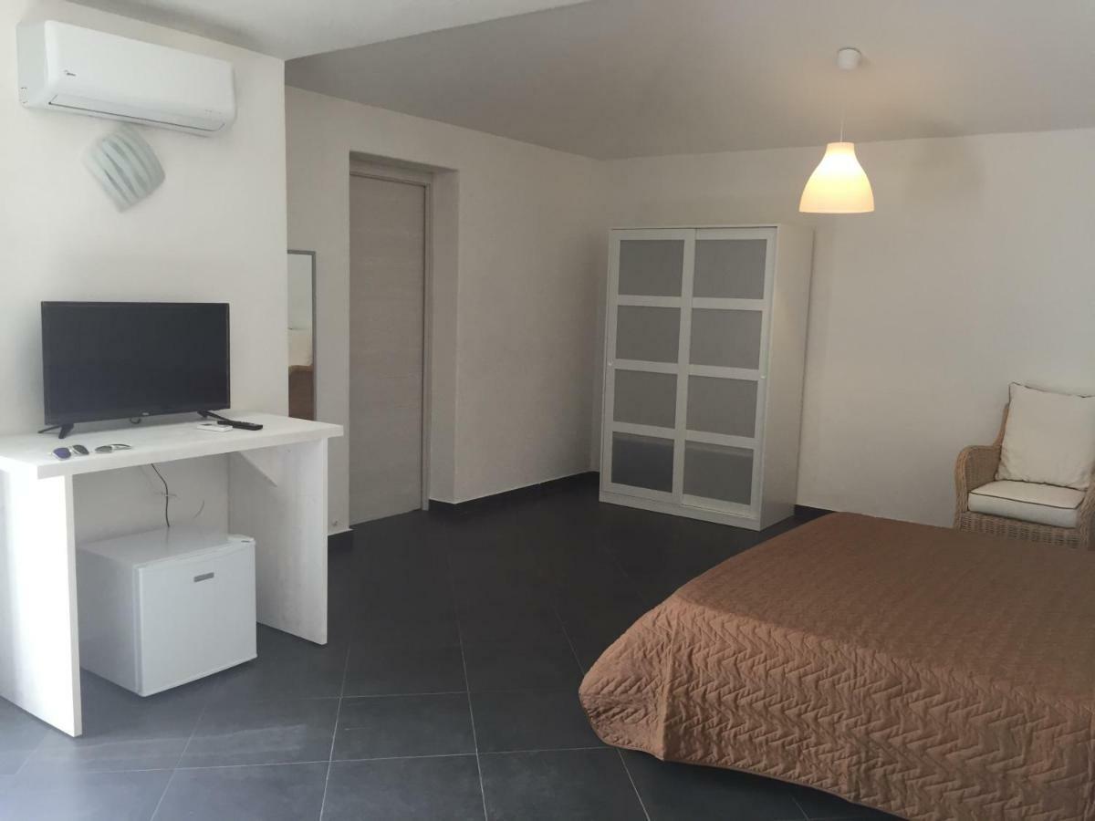 Guest House Suite Олбия Екстериор снимка
